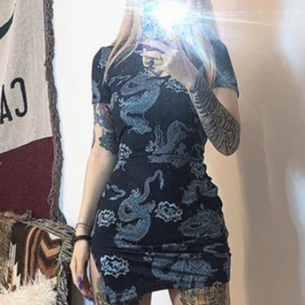 Gothic mini dress. Polyester/ Spandex.